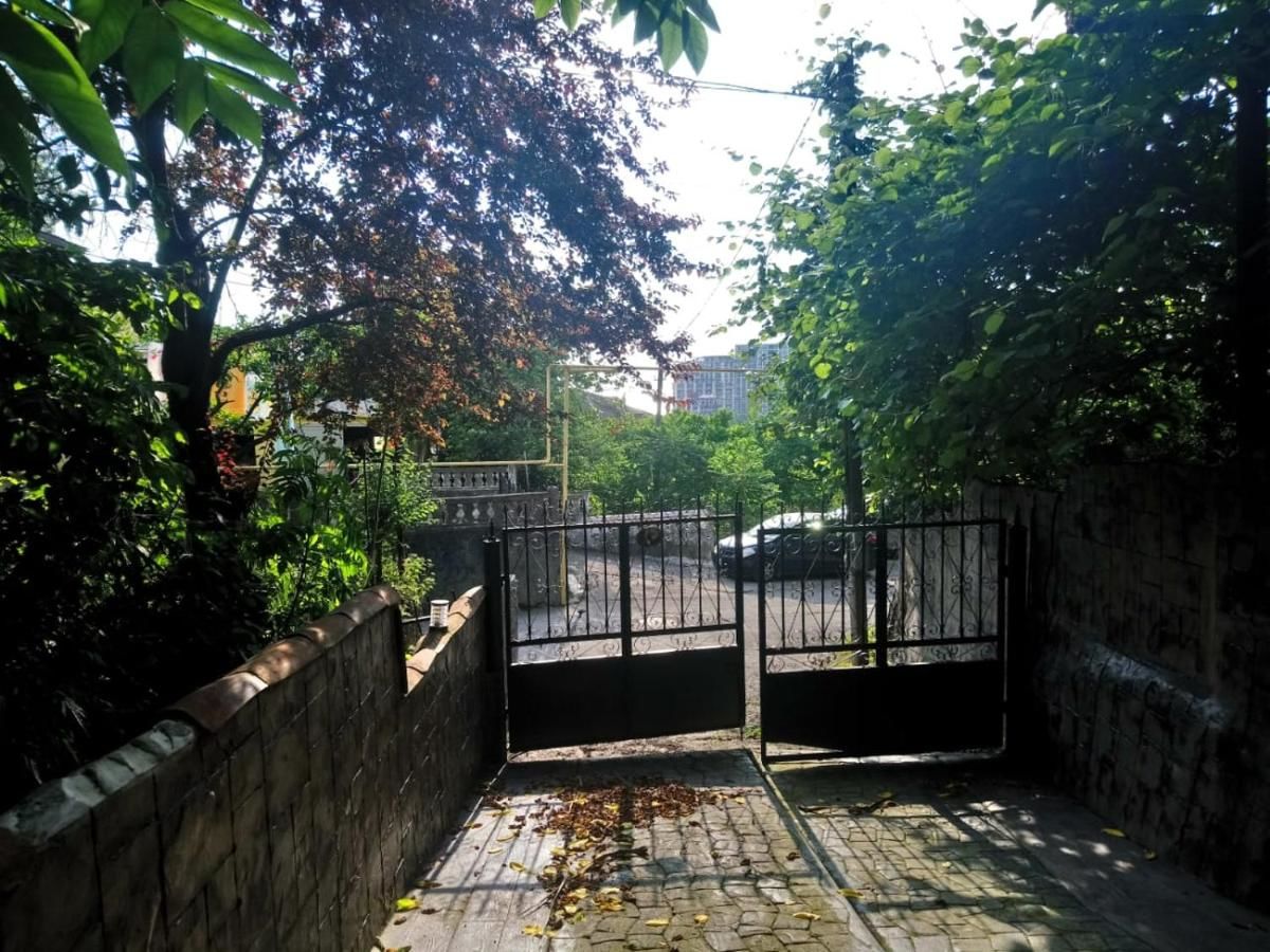 Отели типа «постель и завтрак» ДОМ УЮТНЫЙ В БАТУМИ ГОНИО Батуми-14